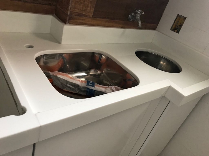 Com Pia Dupla e Espaço para Máquina de Lavar Louça: Organização Total - inspiração