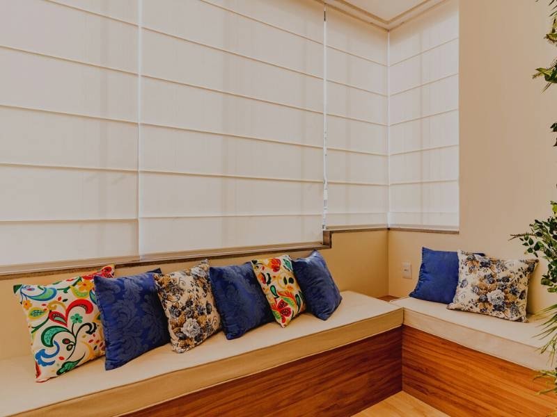 Persianas Romanas em Tecidos Rústicos: Textura e Personalidade - inspiração