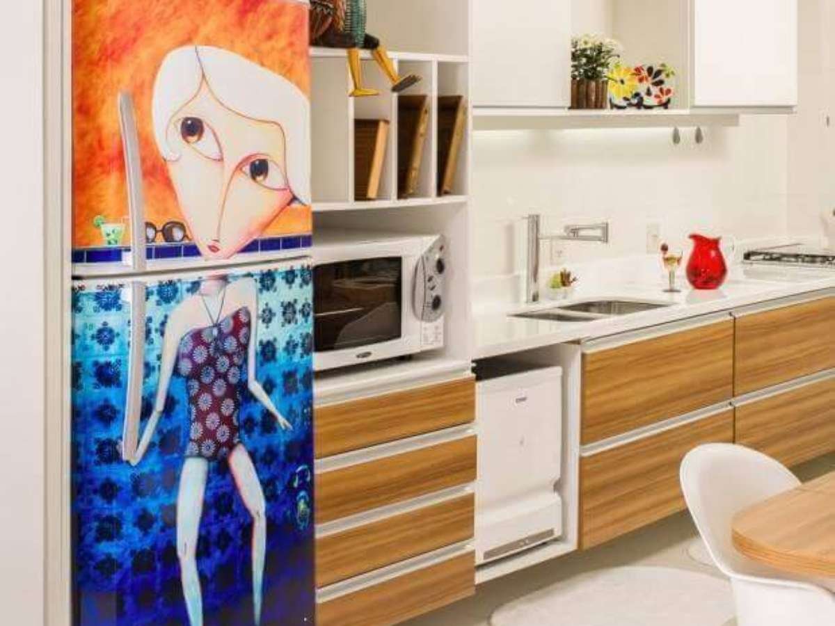 Móveis Repaginados: Dê Vida Nova à Geladeira com Tintas e Adesivos - detalhe
