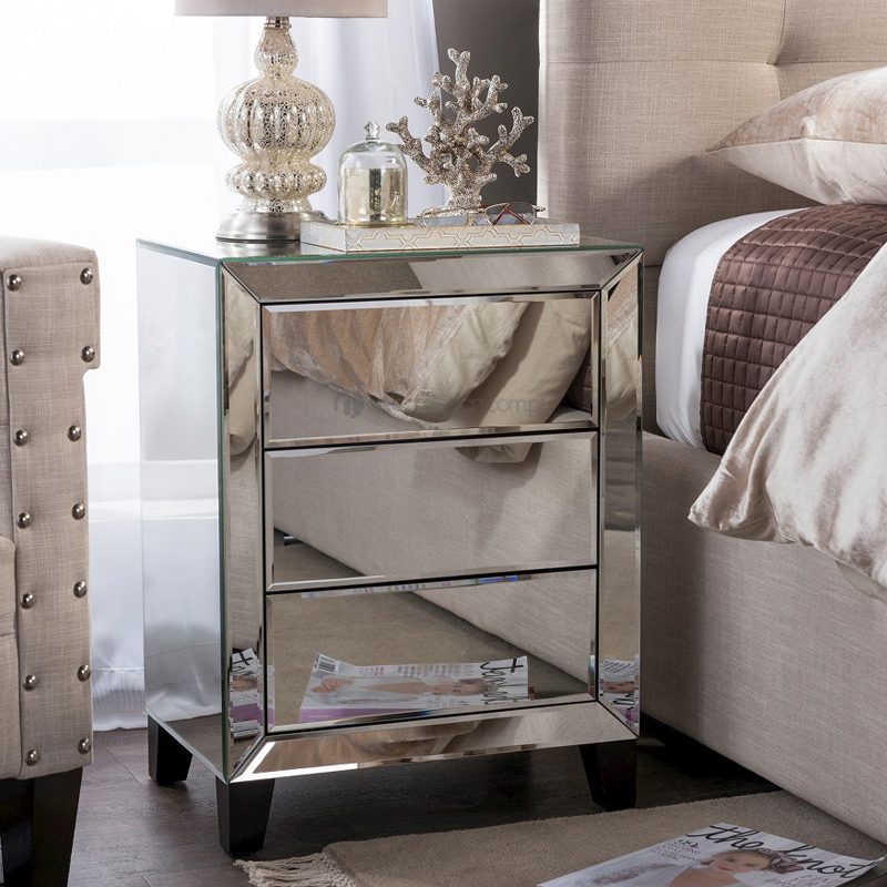 Mesa de Cabeceira Espelhada: Glamour e Amplitude - inspiração