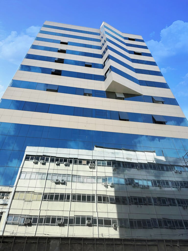 Fachada Ventilada de Vidro: Eficiência Energética e Design Sustentável - ideia