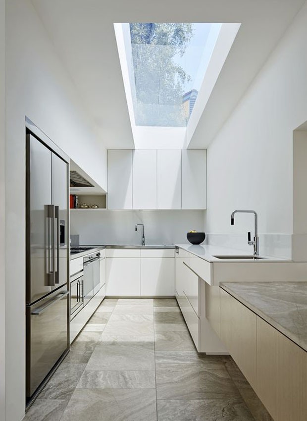 Iluminação Natural Ampliada com Claraboias: Luz do Sol e Economia de Energia - inspiração