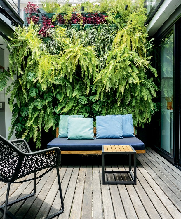 Jardim de Inverno Relaxante com Fonte e Poltronas Confortáveis - ideia