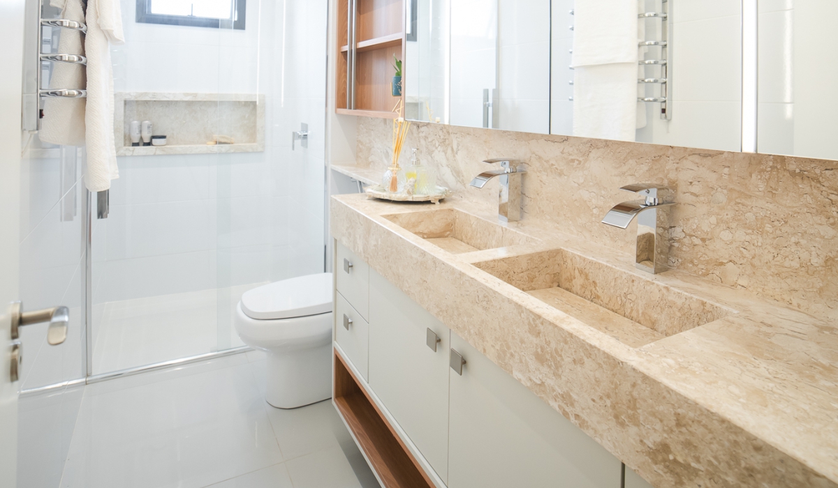 Banheiros Planejados com Bancadas de Mármore: Luxo e Praticidade - inspiração