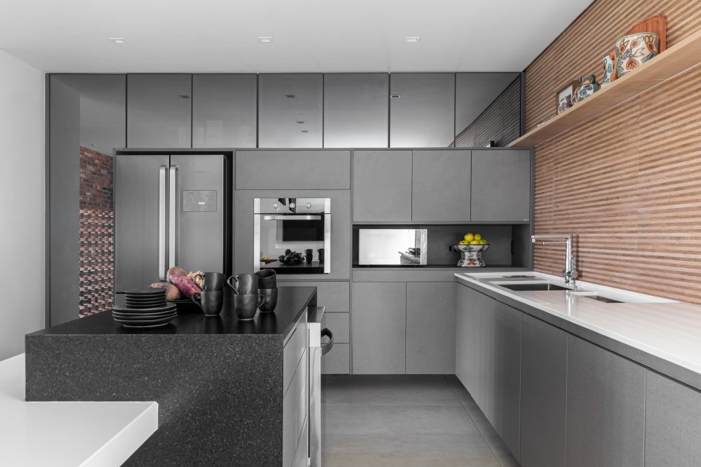 Nichos com Espelho no Fundo: Ampliação e Brilho - inspiração