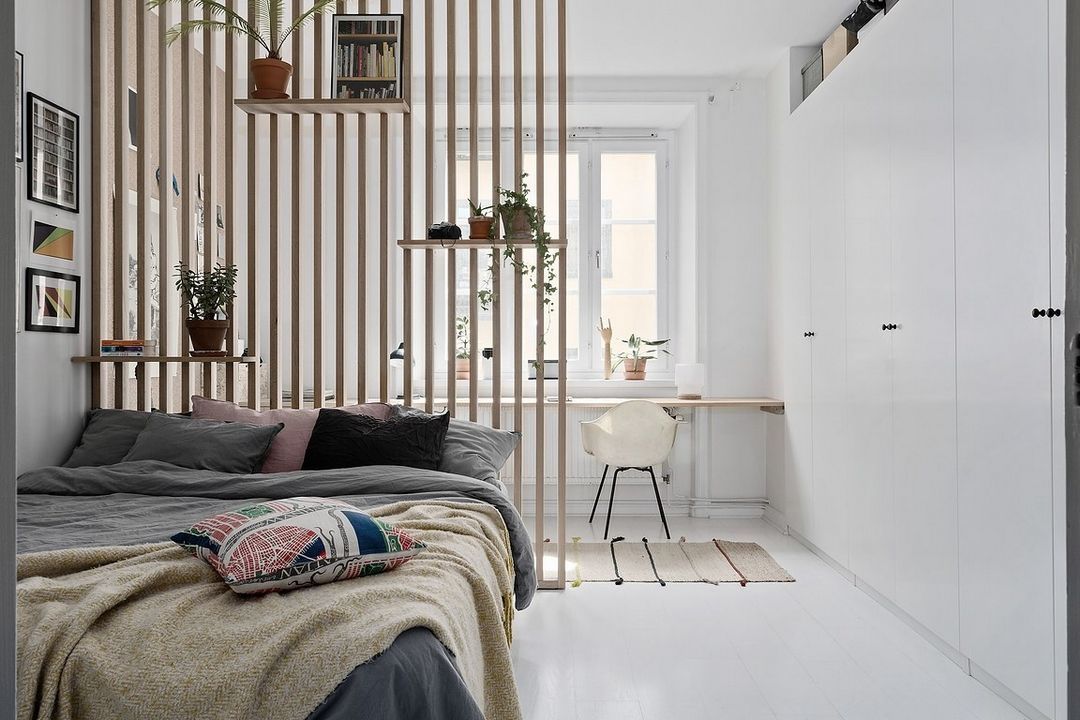 Quarto Funcional com Cama Suspensa e Espaço de Trabalho Integrado - ideia