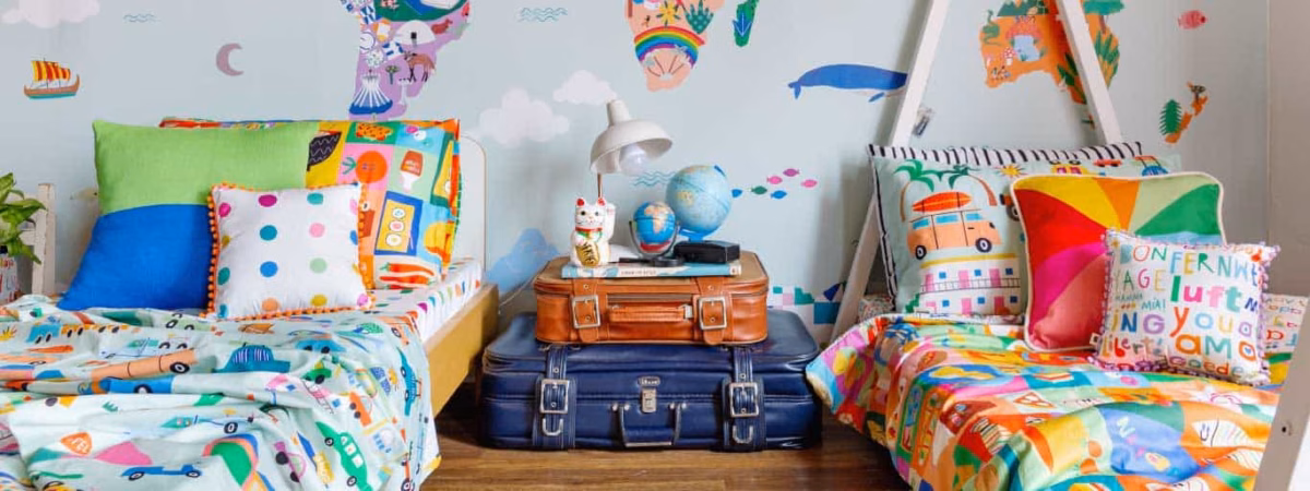 Quarto de Gêmeos Moderninho com Adesivos de Parede Divertidos - detalhe