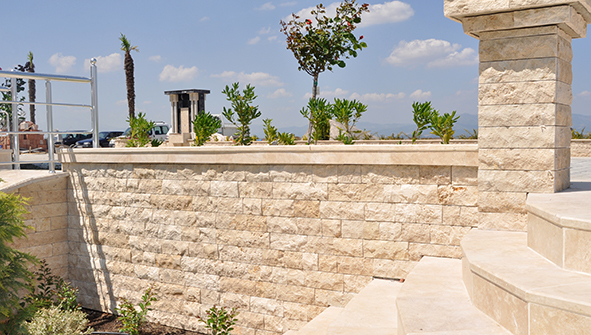 Sofisticação Atemporal com Mármore Travertino - detalhe