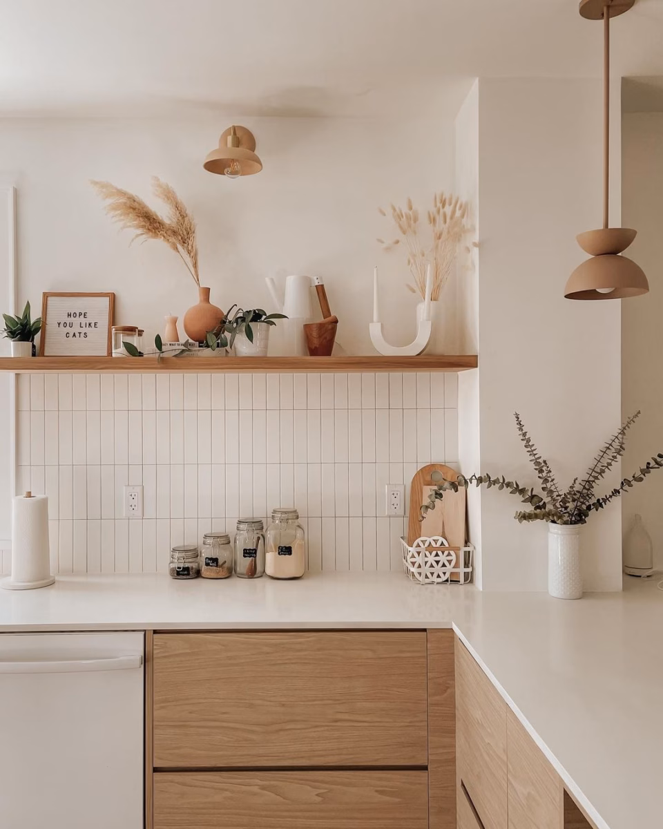 Com Detalhes em Palha Natural para um Toque Boho - detalhe