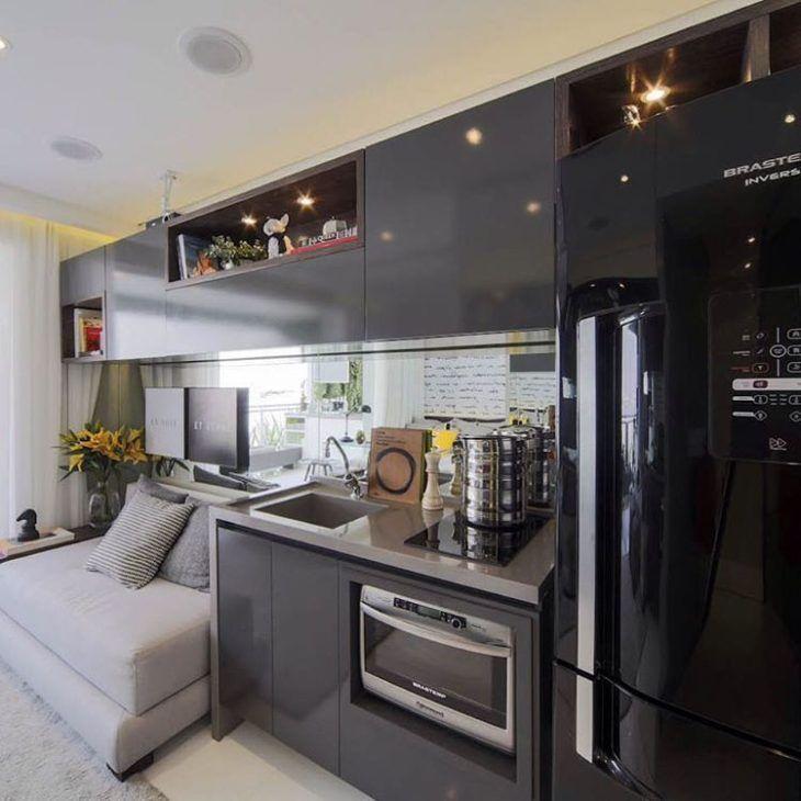 Cozinha Planejada Pequena com Eletrodomésticos Inox Modernos - inspiração