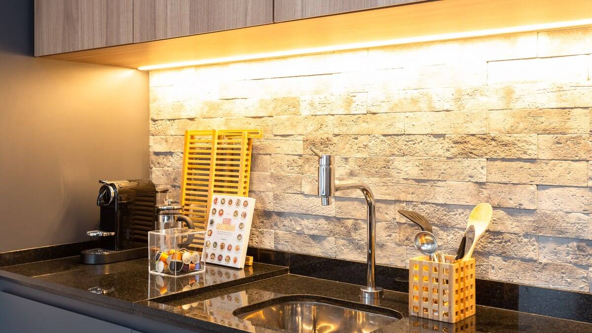 Iluminação Aconchegante: Fitas de LED e Luminárias DIY - detalhe