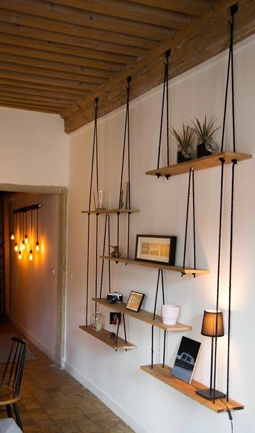 Estante Biblioteca Suspensa com Cordas: Design Inovador e Aéreo - detalhe