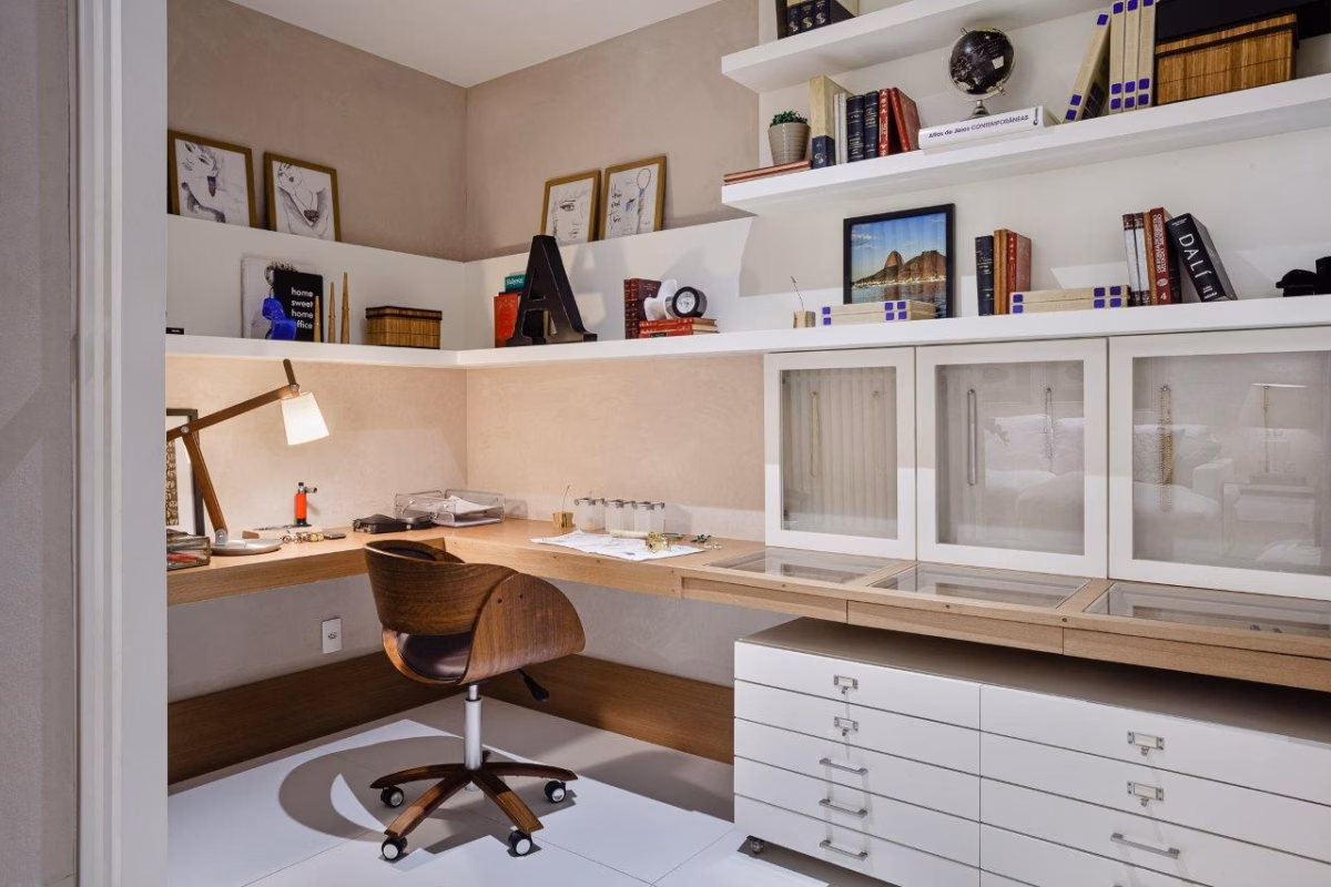 Home Office Funcional Escandinavo: Simplicidade e Conforto - inspiração