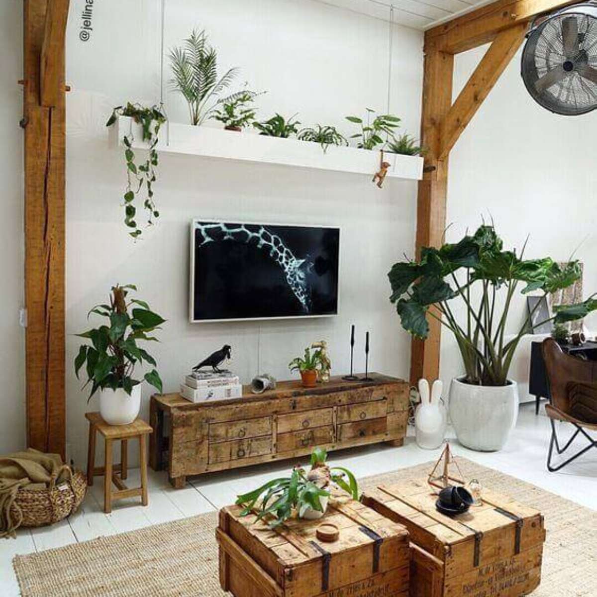 Painel de TV Rústico com Madeira de Demolição: Charme e Sustentabilidade - detalhe