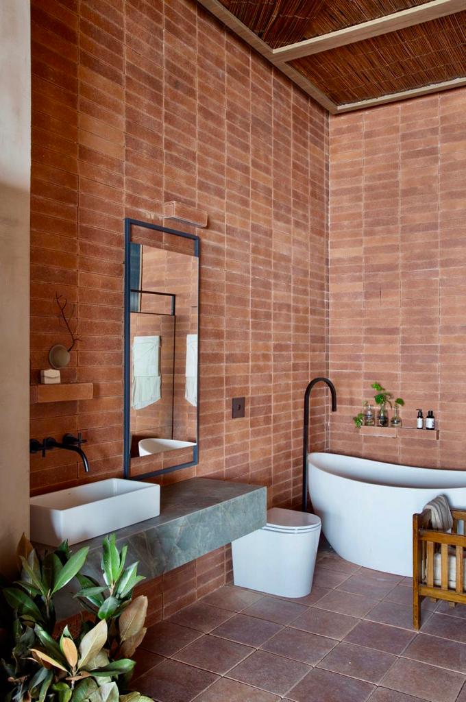 Revestimento Cerâmico Tipo Brick no Banheiro - ideia