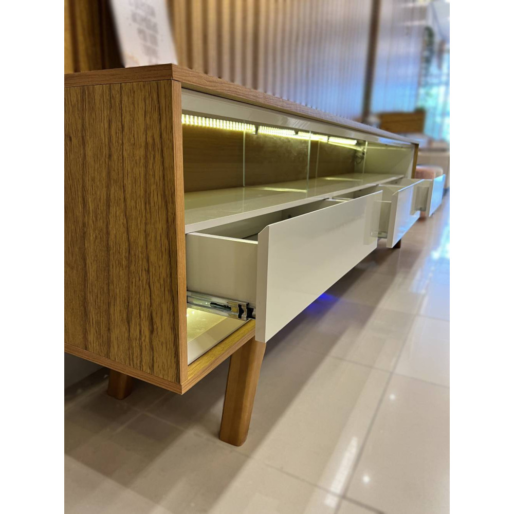 Rack Escandinavo com Pés Palito e Design Funcional: Simplicidade Charmosa - ideia