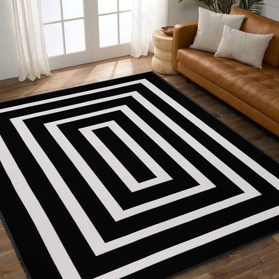 Modernidade Gráfica: Tapete Listrado em Preto e Branco para Ambientes Urbanos - inspiração