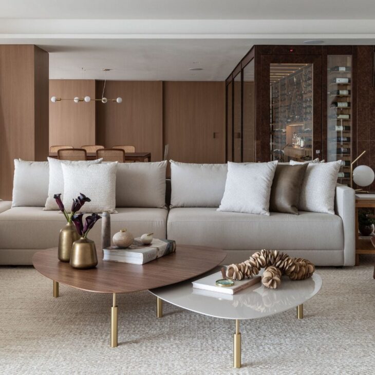 Almofadas Espelhadas: Glamour e Sofisticação que Iluminam o Espaço - inspiração