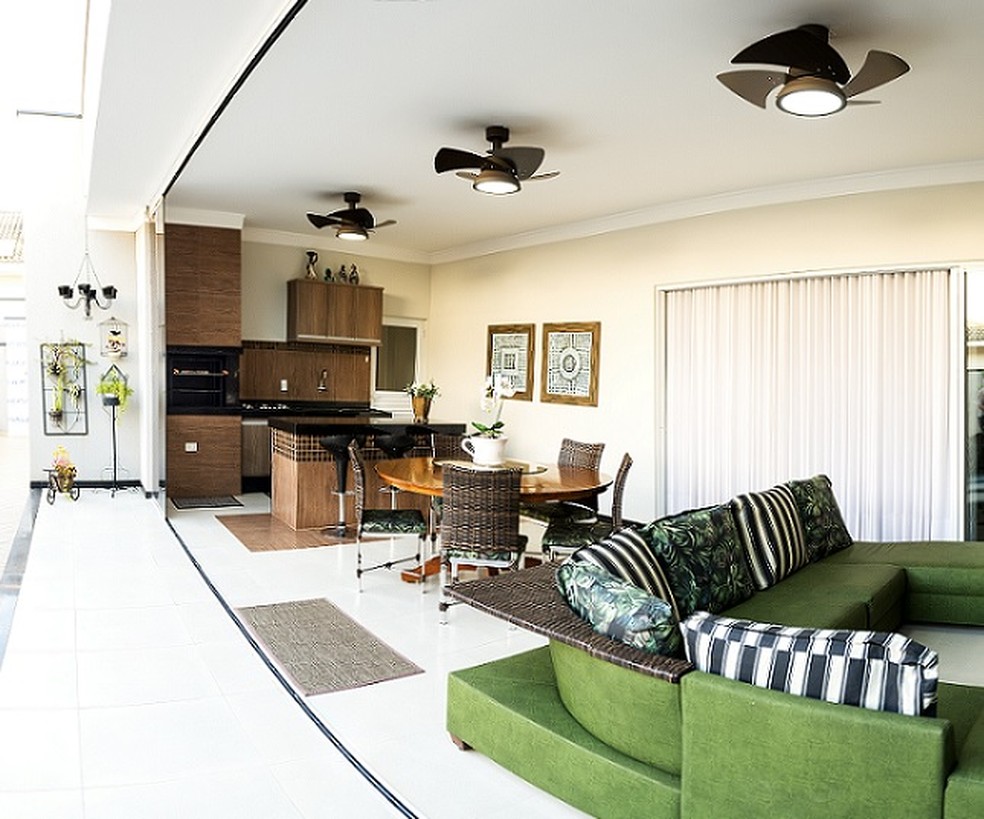 Com Teto Retrátil e Ventilador de Teto: Conforto em todas as estações do ano - detalhe