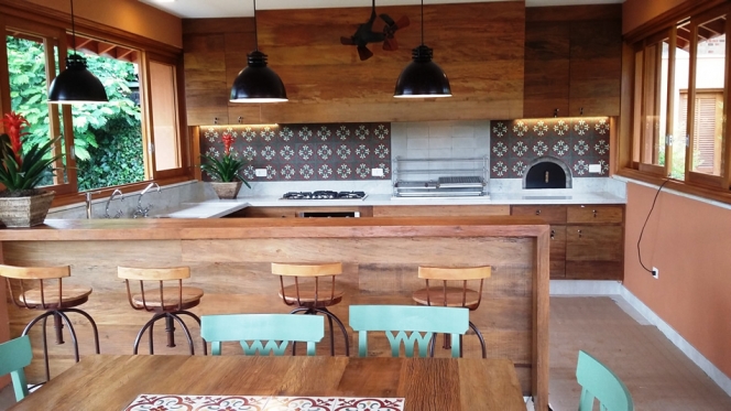 Móveis de Madeira Maciça: Robustez e Durabilidade para sua Cozinha Rústica - detalhe