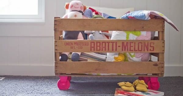 Brinquedoteca Divertida: Caixotes como Organizadores de Brinquedos - ideia