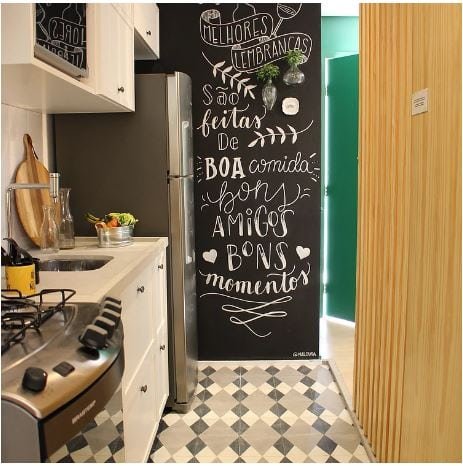 Cozinha Lousa: A Parede Divertida para Receitas, Mensagens e Desenhos - ideia