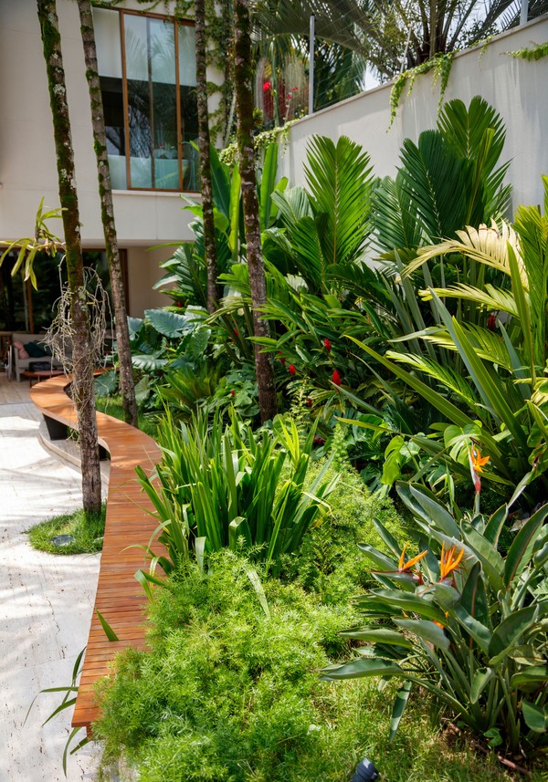 Integração Total: paisagismo que abraça a arquitetura - detalhe