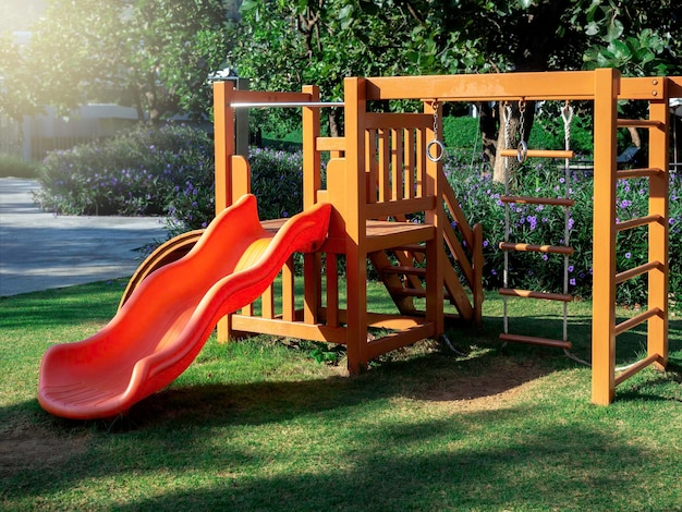 Playground Natural Infantil: Aventura e Diversão com Madeira e Cordas - ideia