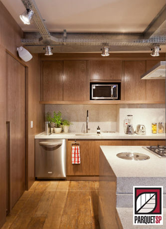 Piso Vinílico em Cozinha Pequena: Conforto e Praticidade - detalhe