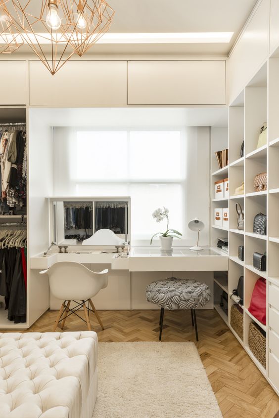 Quarto com Escrivaninha e Espelho Camarim Integrados - detalhe