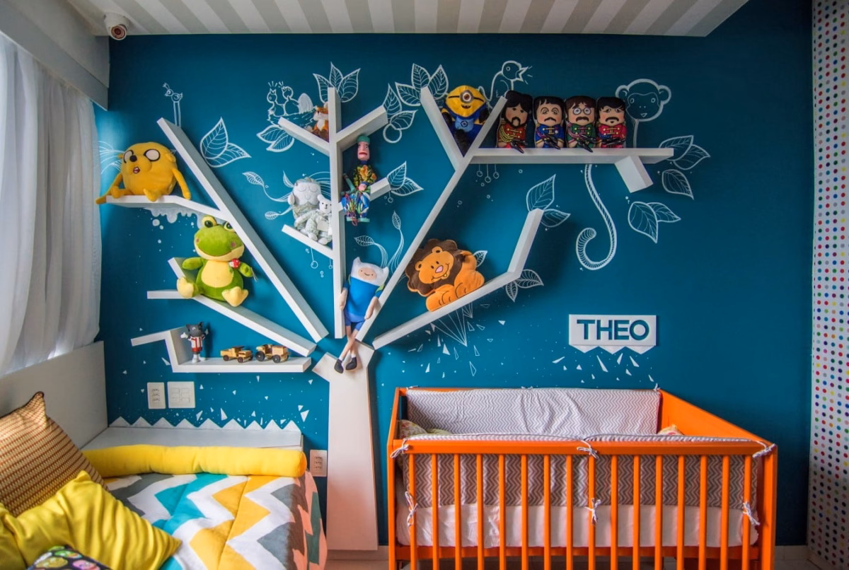 Quarto de Bebê Pequeno com Prateleiras Criativas para Brinquedos - ideia