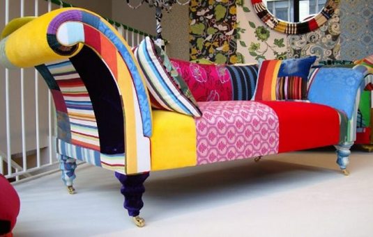 Sofá Multicolorido em Patchwork: Uma Explosão de Cores e Criatividade - ideia