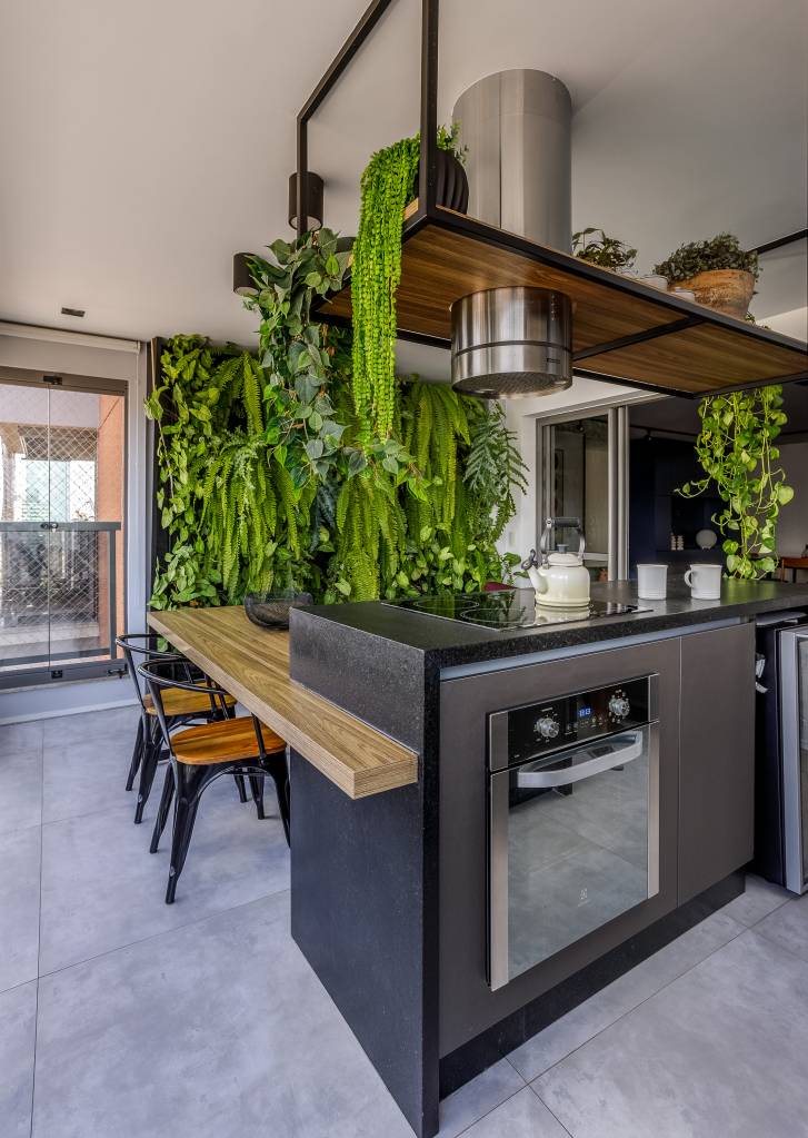Com Plantas Pendentes: Um Jardim Vertical na Sua Cozinha - ideia