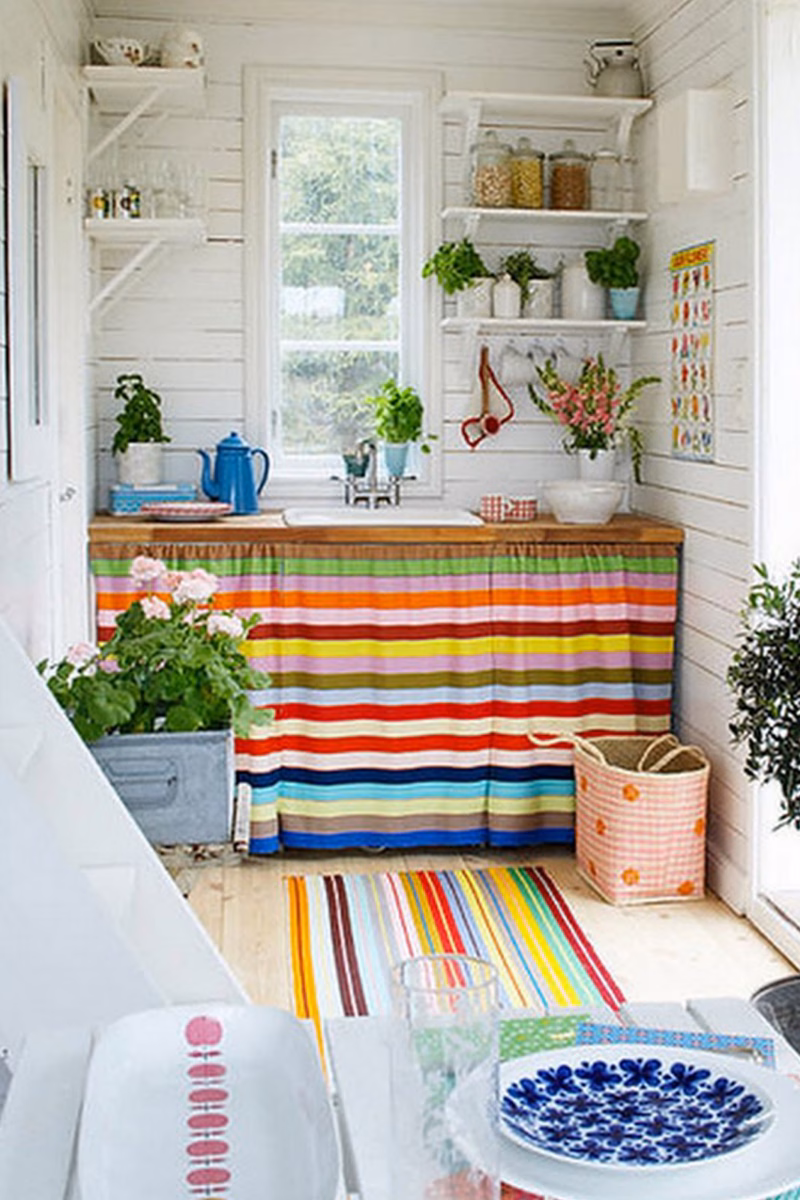 Com Tecidos Coloridos e Cortinas Charmosas - detalhe