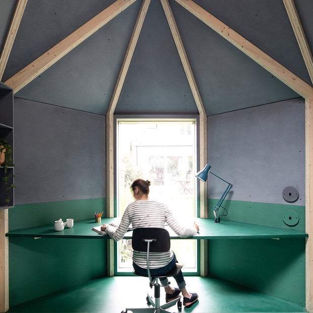 Refrescância Urbana: Mini Jardim Suspenso Integrado ao Seu Espaço de Trabalho - detalhe