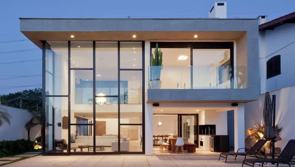 Fachada de Vidro com Iluminação LED Integrada: Destaque Noturno - ideia