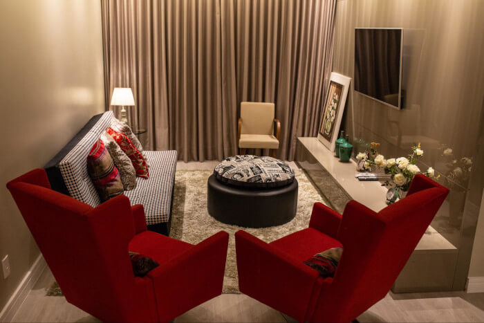 Delicadeza Romântica: Decoração de Sala Pequena com Detalhes em Renda - ideia