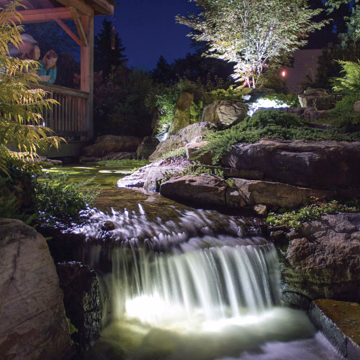 Com Luzes Subaquáticas: Crie um Espetáculo Aquático no seu Lago ou Fonte - detalhe