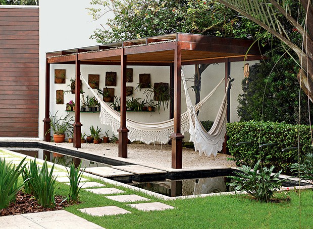 Com Espelho D'água: Reflexos Que Ampliam e Encantam - detalhe