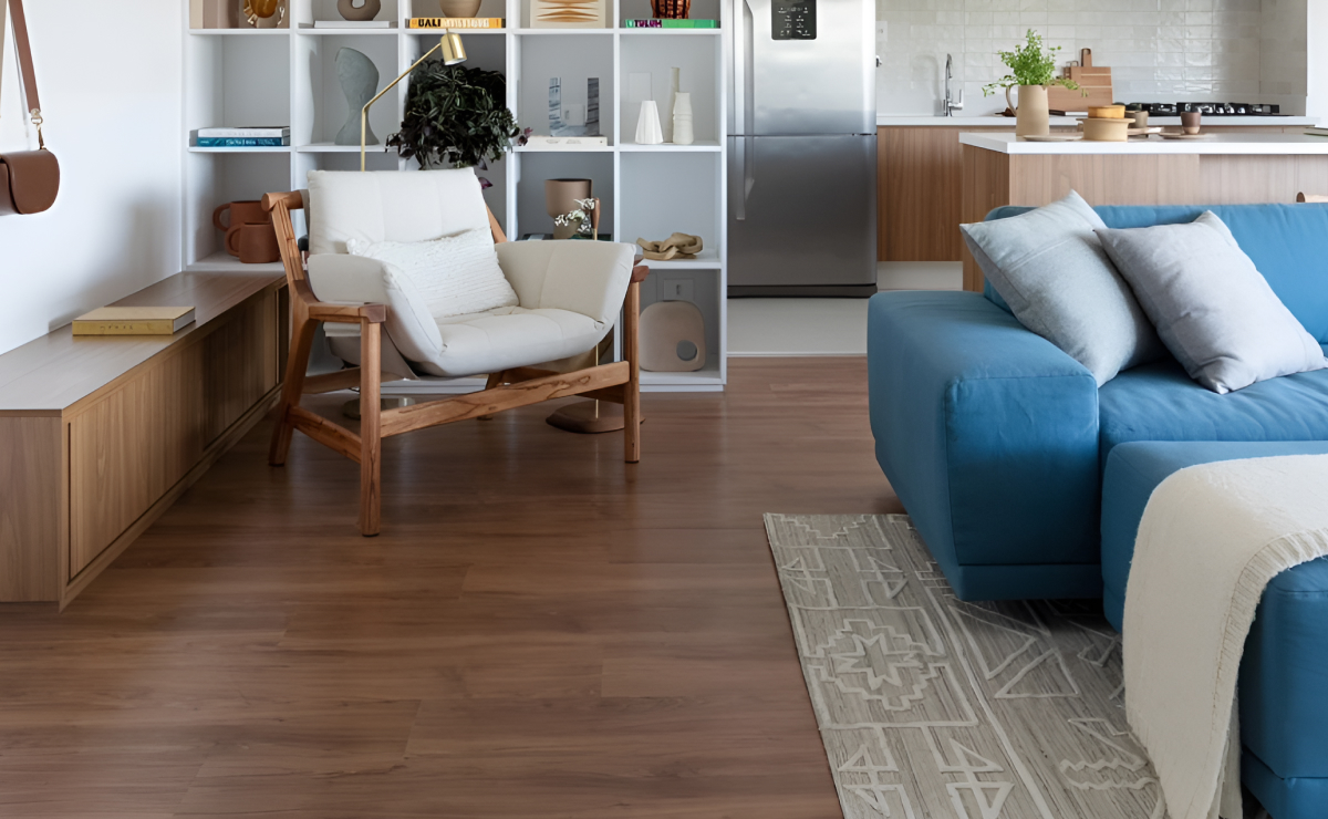 Minimalismo Chic: Piso de Madeira Clara com Acabamento Mate - detalhe