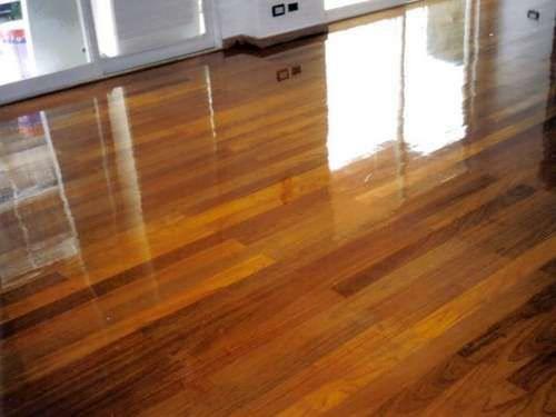 Porcelanato Líquido Amadeirado: Aconchego e Requinte em um Só Revestimento - detalhe