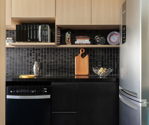 Reforma Charmosa com Pastilhas Adesivas e Nichos - detalhe