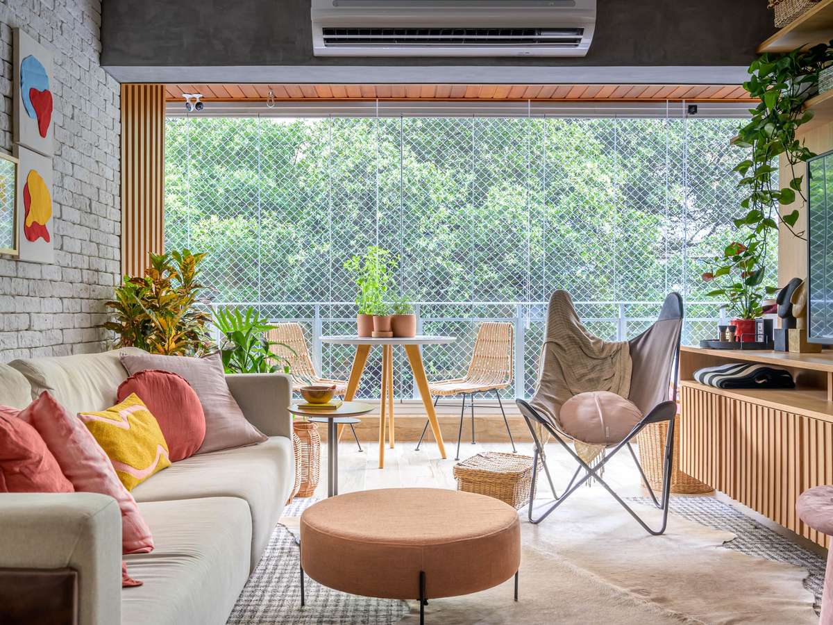 Arte e Cor: Integração com Quadros Vibrantes e Móveis Modernos - inspiração