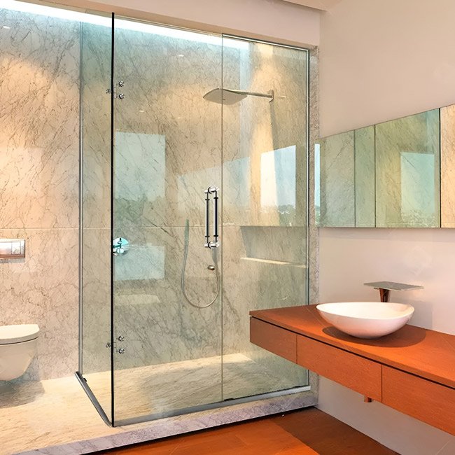 Box com Vidro Colorido: Um Toque de Ousadia - ideia