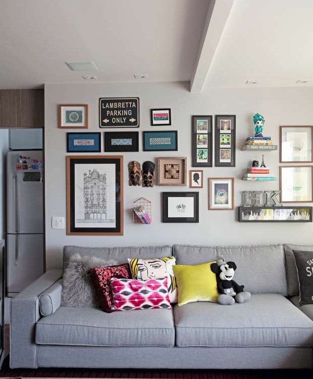 Mini Galeria com Quadros Pequenos e Coloridos: Alegria em Cada Detalhe - ideia