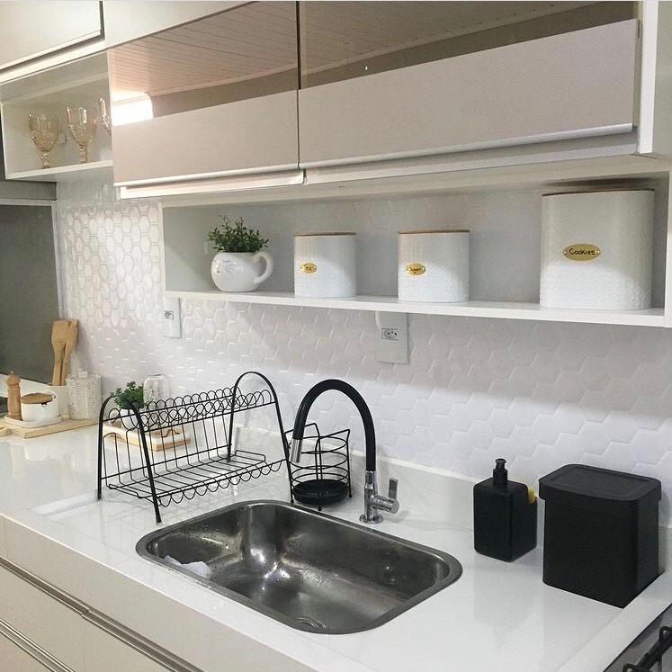 Com Nichos Iluminados para Expor suas Louças - inspiração