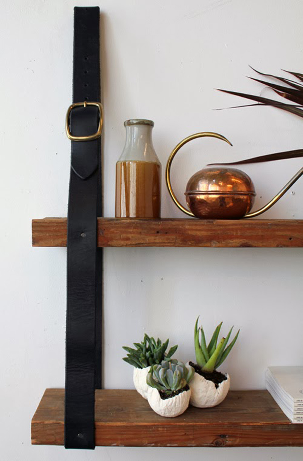 Prateleira Suspensa com Cintos de Couro: Originalidade e Estilo - detalhe