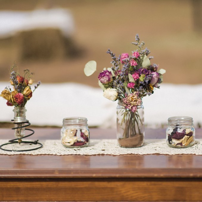 Delicadeza Floral: Decoração DIY com Flores Secas e Prensadas - detalhe