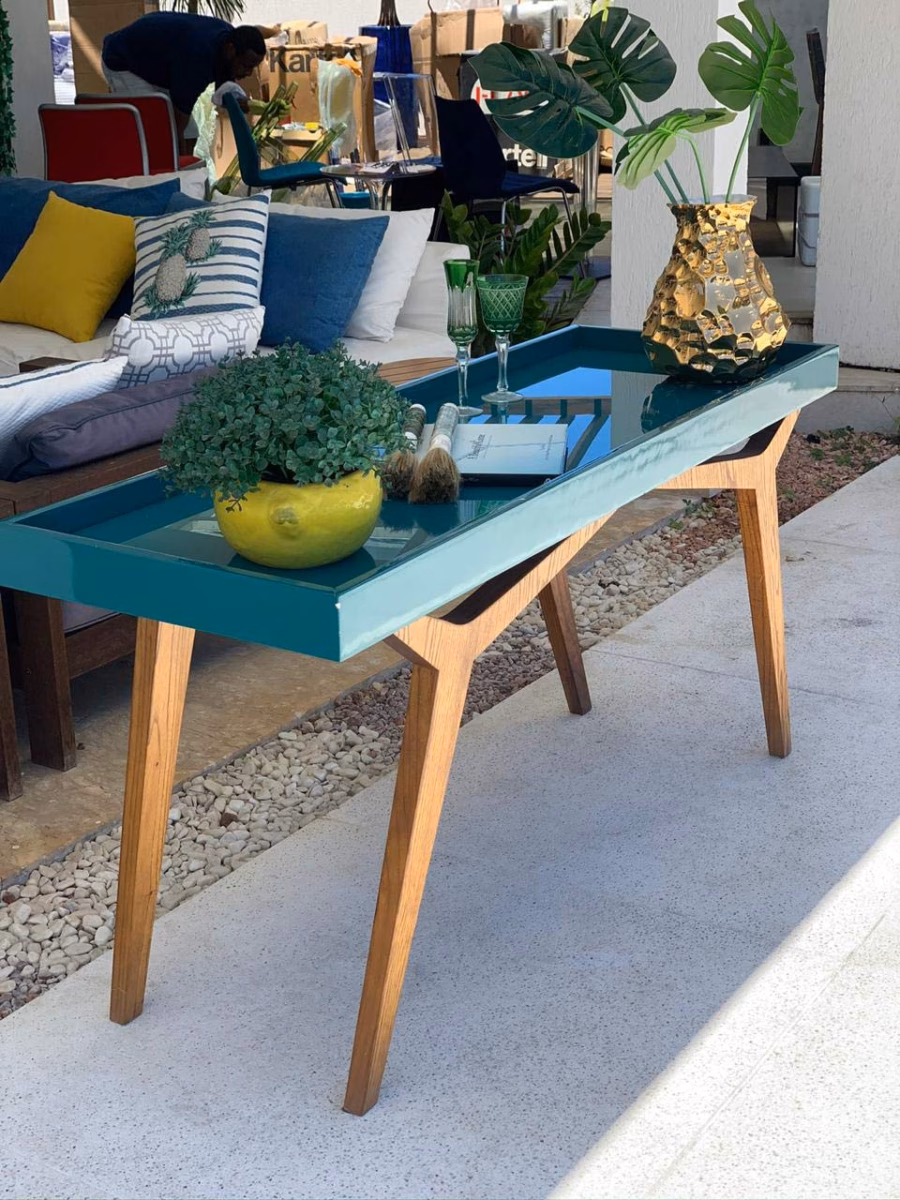 Aparador Azul Turquesa: Uma Explosão de Cor e Alegria - inspiração