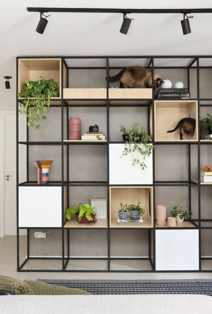 Estante com Objetos Garimpados: Mix de Estilos - ideia